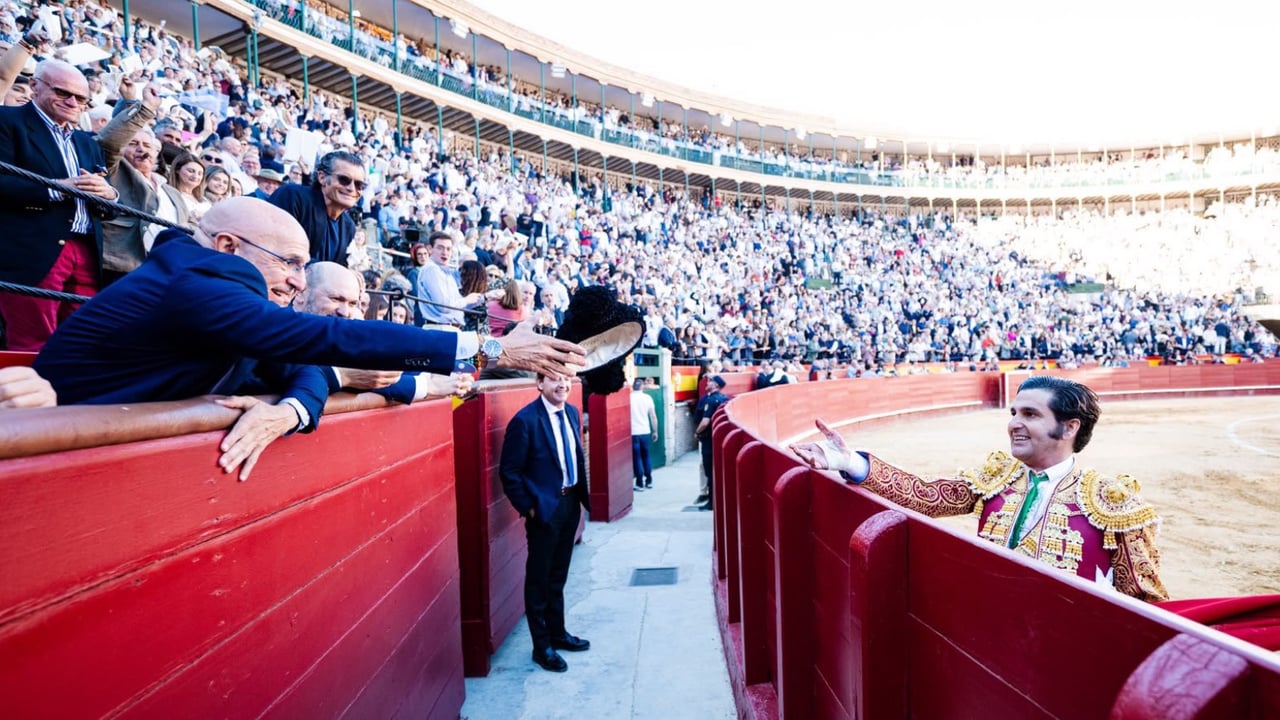 Luis de la Fuente, testigo del triunfo de Roca Rey ante Morante en Valencia