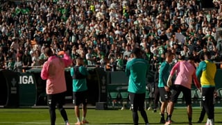 Entrenamiento a puerta abierta pre derbi en La Cartuja el Día de Andalucía