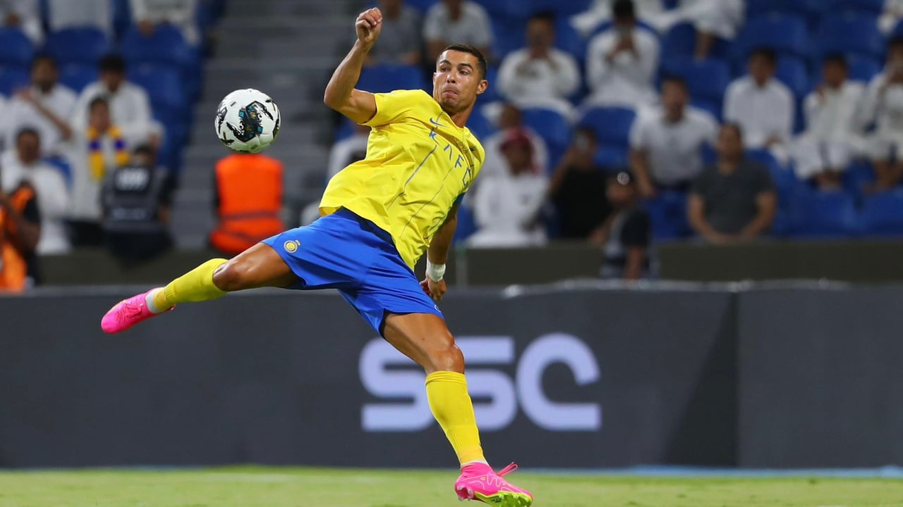 Cristiano Ronaldo, un líder en la goleada de Al Nassr