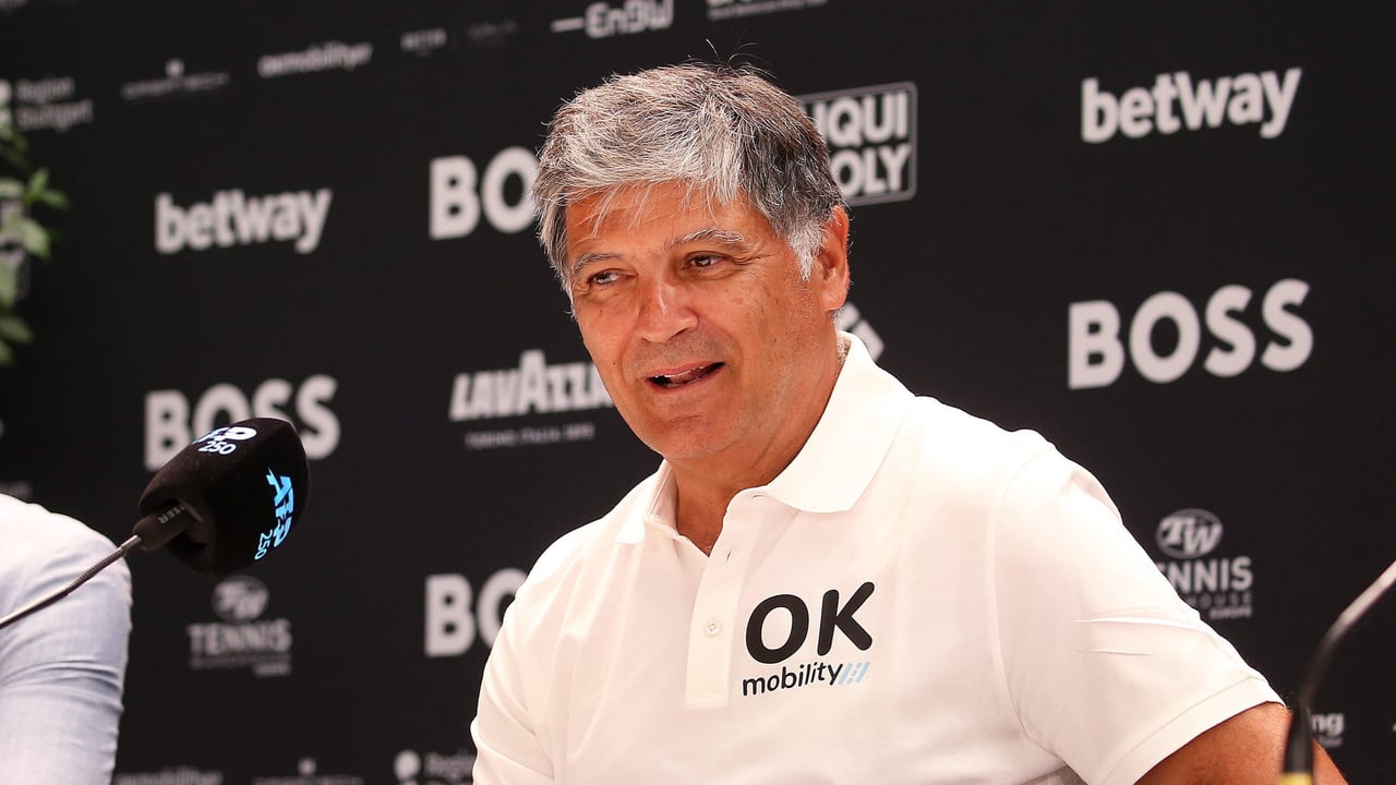Toni Nadal, tras la derrota de Carlos Alcaraz, sugiere dos nuevas medidas para mejorar el tenis: "Entraría en conflicto con la esencia y la tradición"