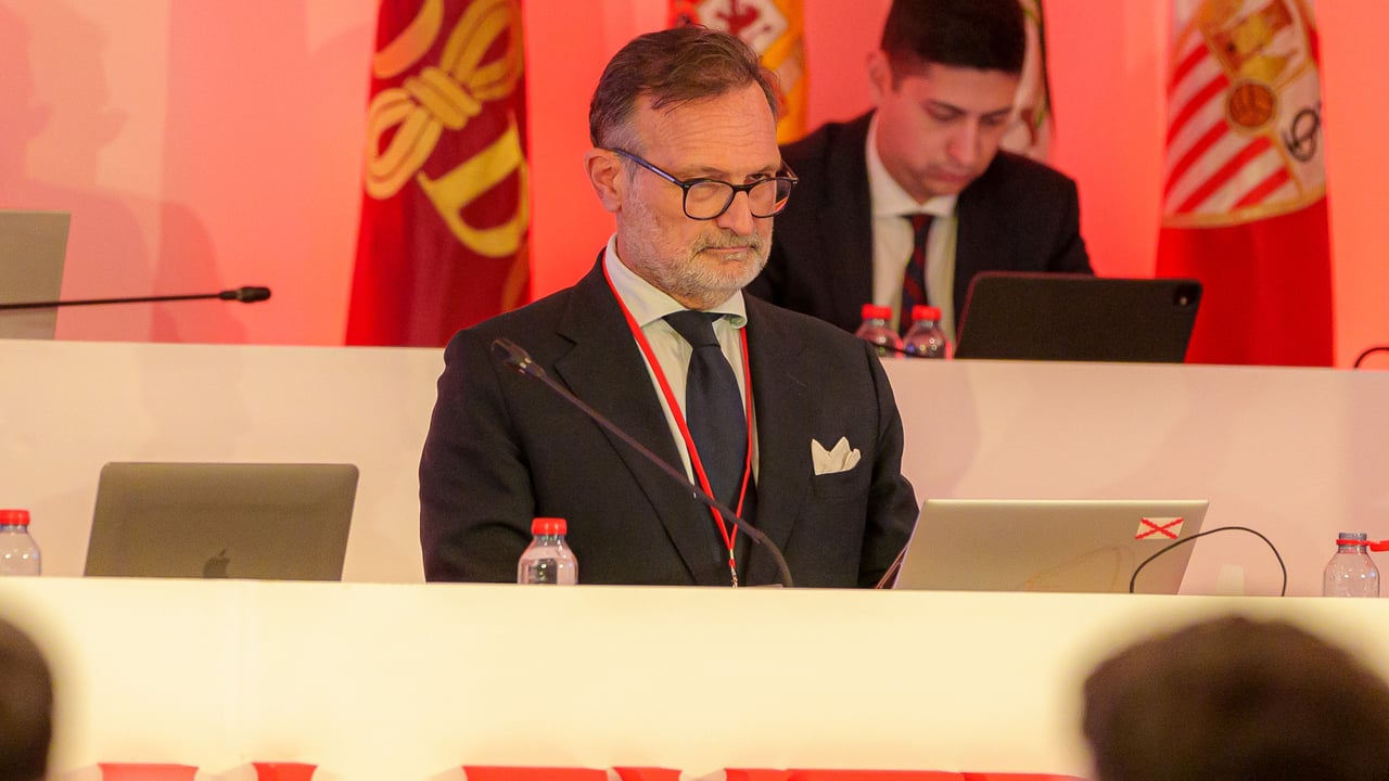 El Betis, muy presente en la incendiaria junta del Sevilla