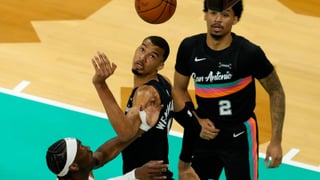 Victor Wembanyama, rescatado a última hora para dar un nuevo zarpazo a los Thunder