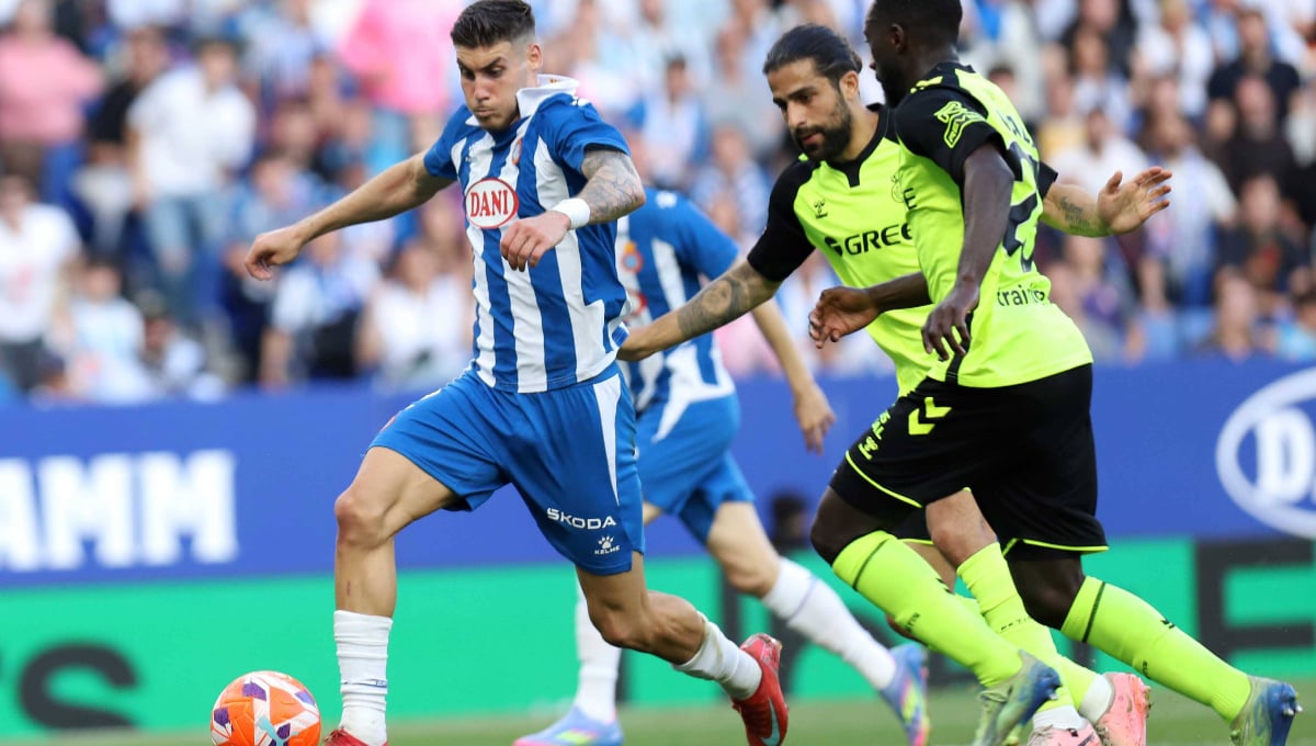 El Betis se reúne con los agentes del goleador revelación en LaLiga