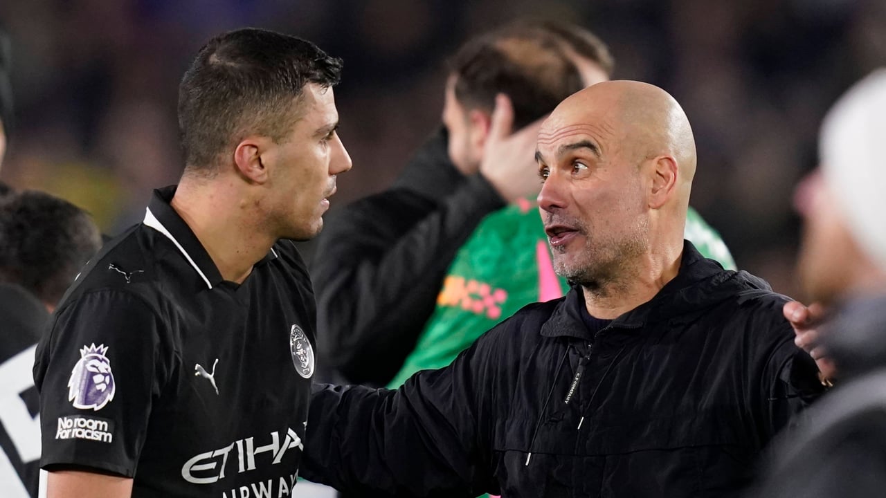 La lesión de De Jong cambia los planes del Barça: Deco activa una operación sorpresa por Rodri