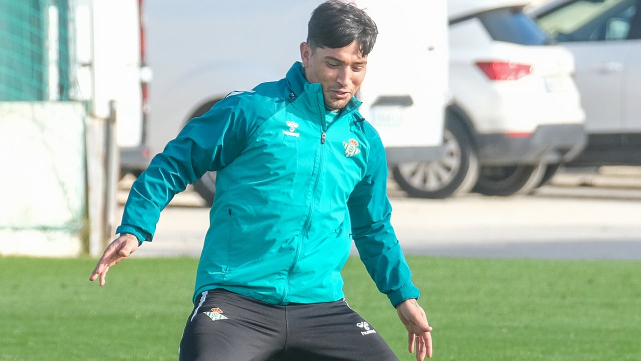Italia impulsa la salida de Chimy Ávila con llamadas al Betis para su fichaje