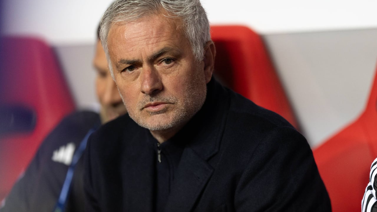 El Benfica de Mourinho pierde ante el Porto y queda fuera de la Copa en un recibimiento hostil para el portugués