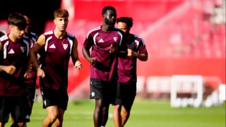 Muchas novedades en la convocatoria del Sevilla para recibir al Barcelona: Sangante, Kike Salas, Stassin, Nico Guillén... 
