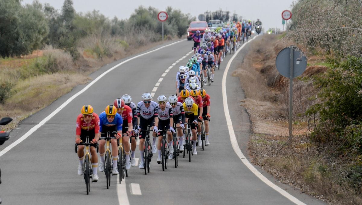 La Vuelta a Andalucía 2025 no gana para sustos