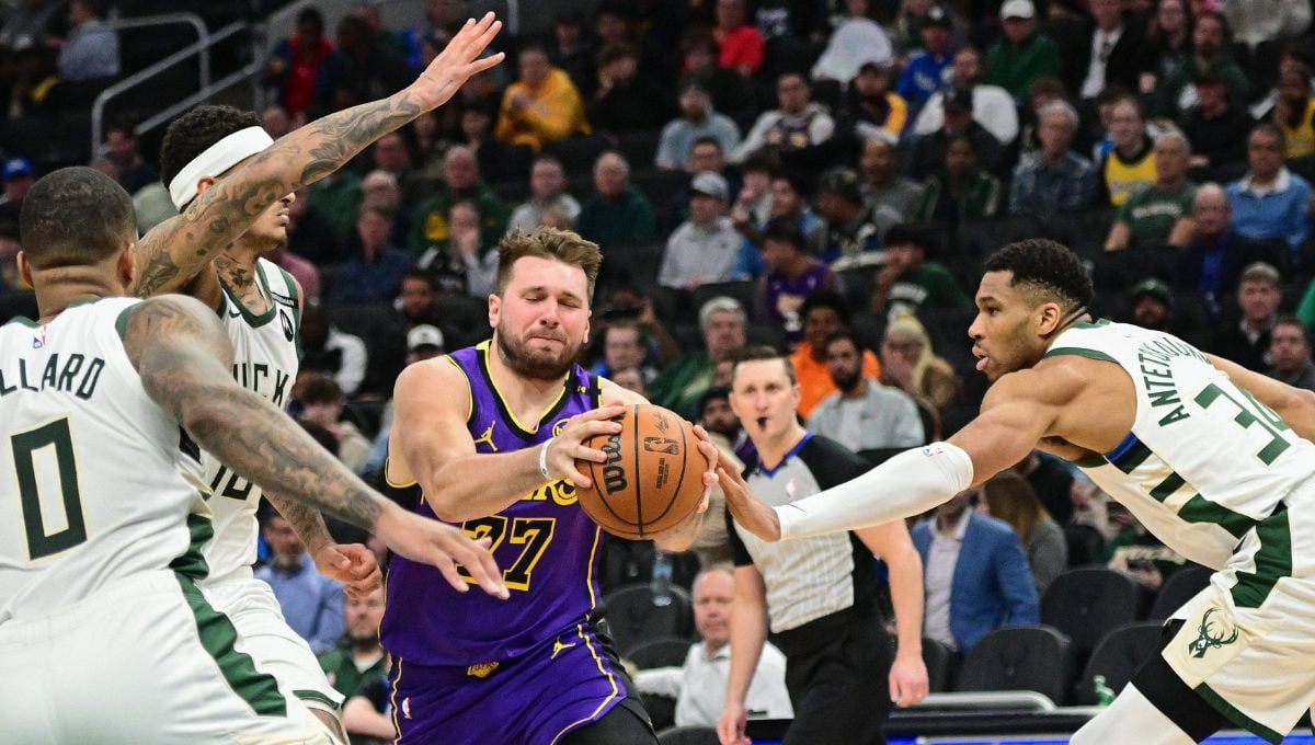 Luka Doncic la lía y deja a los Lakers tiritando