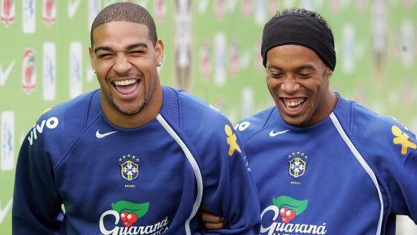 La última liada de Adriano: se va de fiesta y pierde el vuelo a la final de Champions