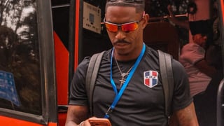 Junior Firpo vuelve a lesionarse jugando con la República Dominicana: pide el cambio en el 10' y está a la espera de pruebas médicas 