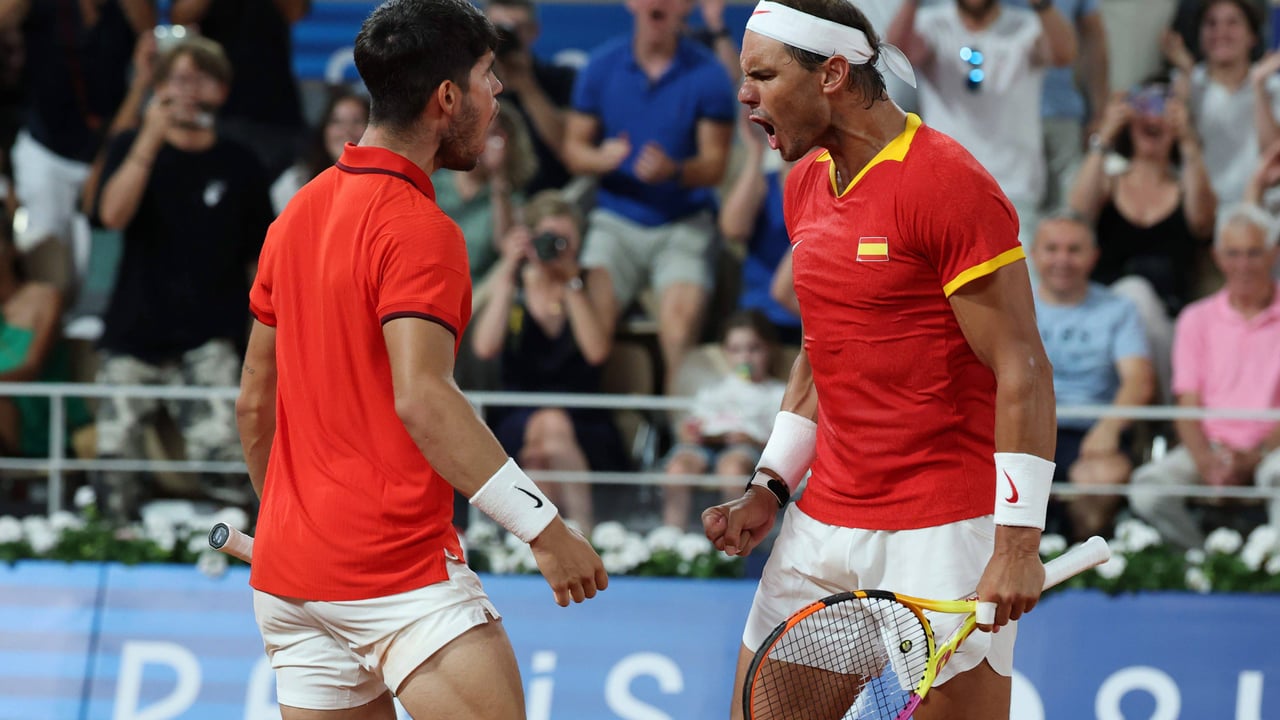 Carlos Alcaraz le da la patada a Rafa Nadal antes de su retirada