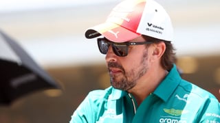 A Fernando Alonso se le acaba la batería en Aston Martin: "No hubo aviso, me dijeron que saltara del coche"