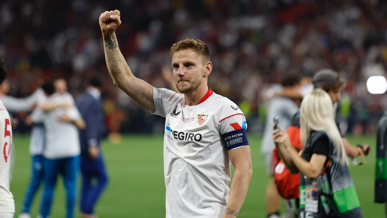 La larga conversación entre Rakitic y Guardiola