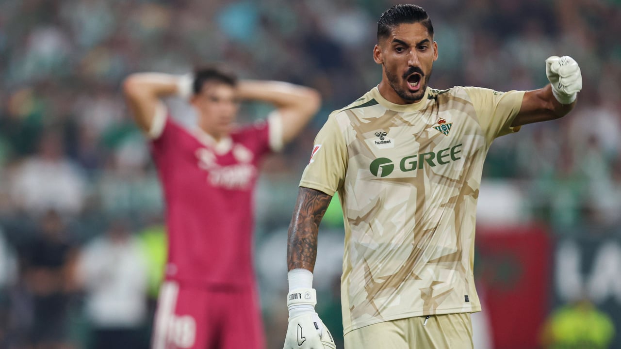 Lo de Álvaro Valles es una locura: el espectacular promedio de porterías a cero y penaltis parados del meta del Betis