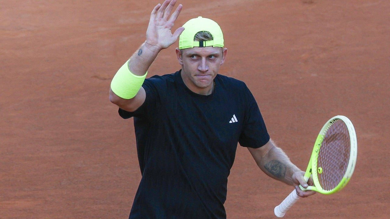 Cambio drástico para Carlos Alcaraz a horas de su debut en Queen's