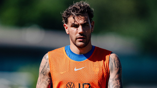 Theo Hernández quiere volver a Europa y se ofrece a dos gigantes de la Serie A
