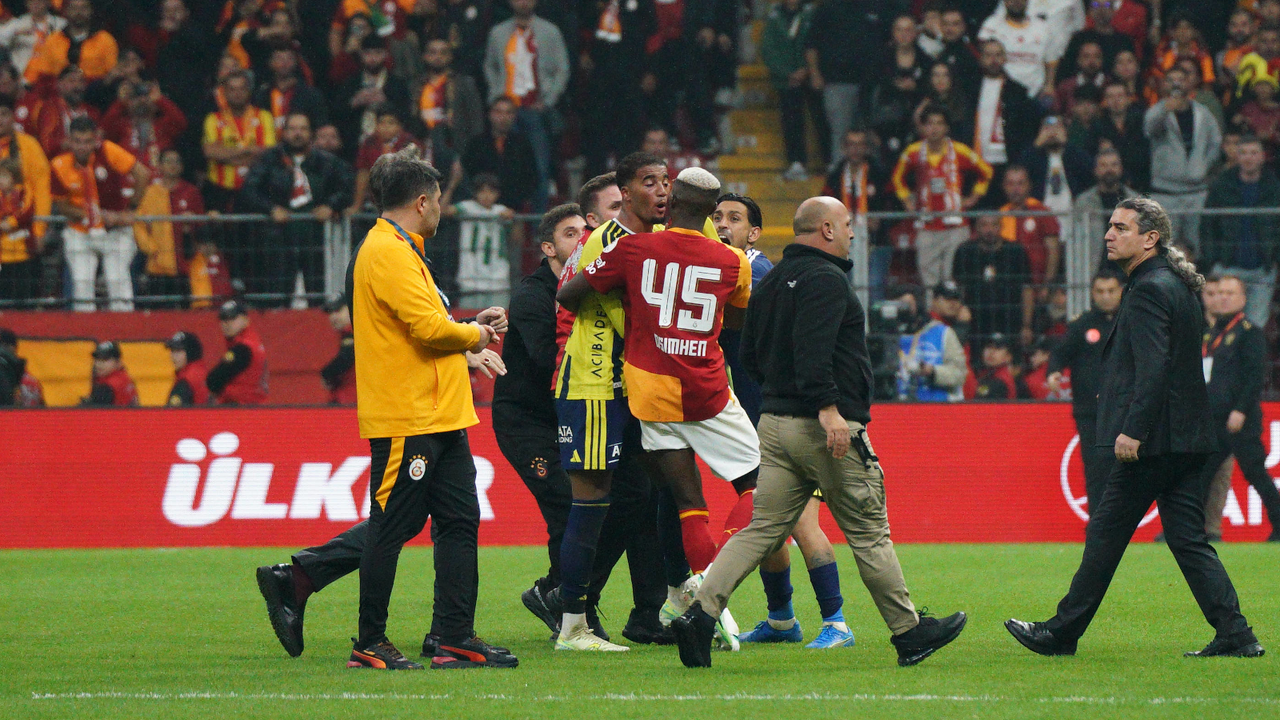 Vergüenza en Turquía: derbi con insultos, agresiones y tirones de pelo: "La rivalidad y la tensión no otorgan el derecho de agredir"