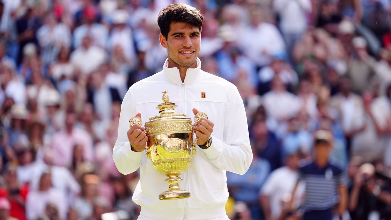 Carlos Alcaraz supera a Rafa Nadal para entrar en la historia