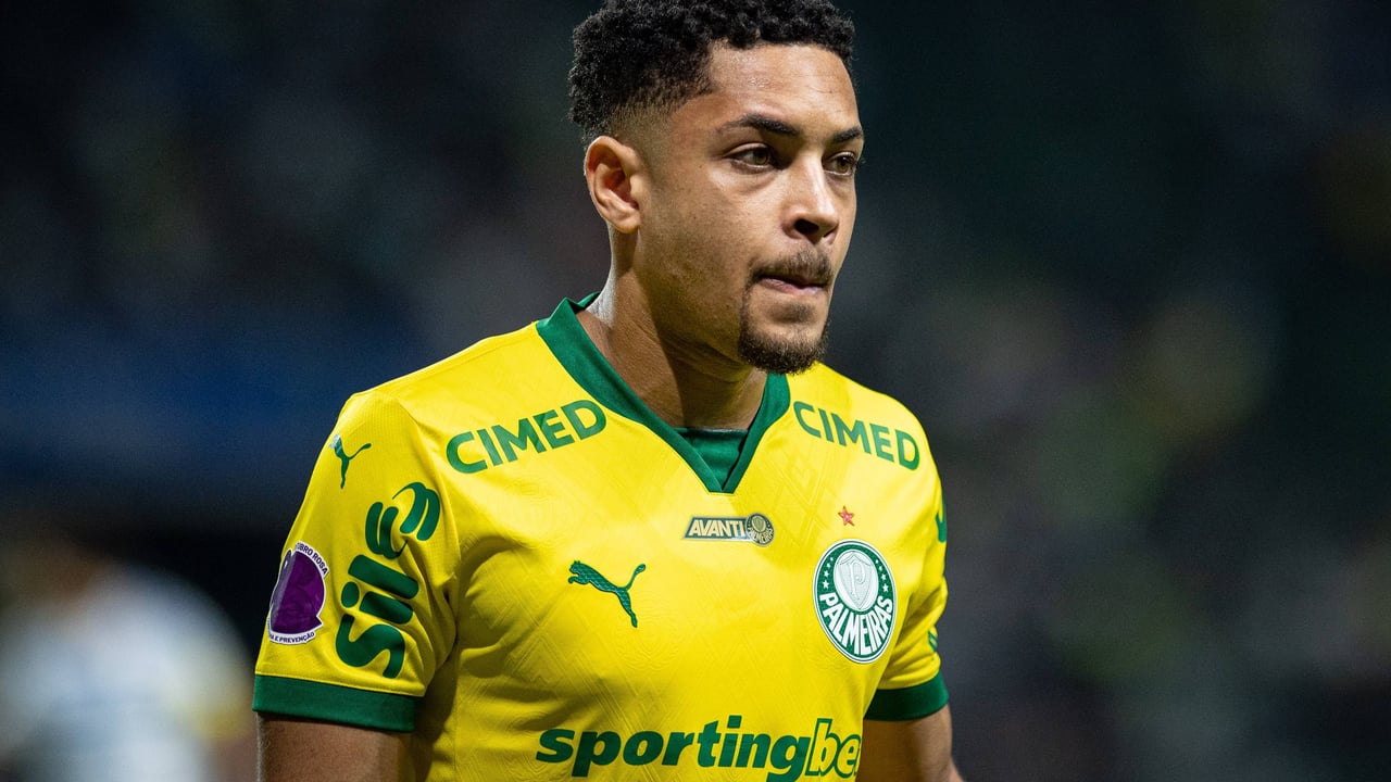 El Manchester United, lanzado a por el fichaje de Vitor Roque