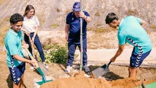 Nueva plantación de árboles en la Ciudad Deportiva Rafael Gordillo