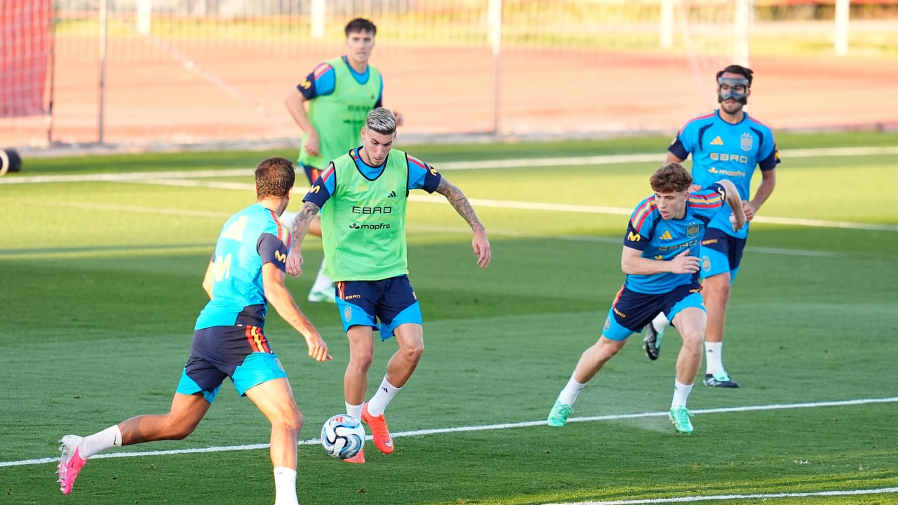 El Espanyol y su afición, pendientes del debut de Roberto Fernández con España