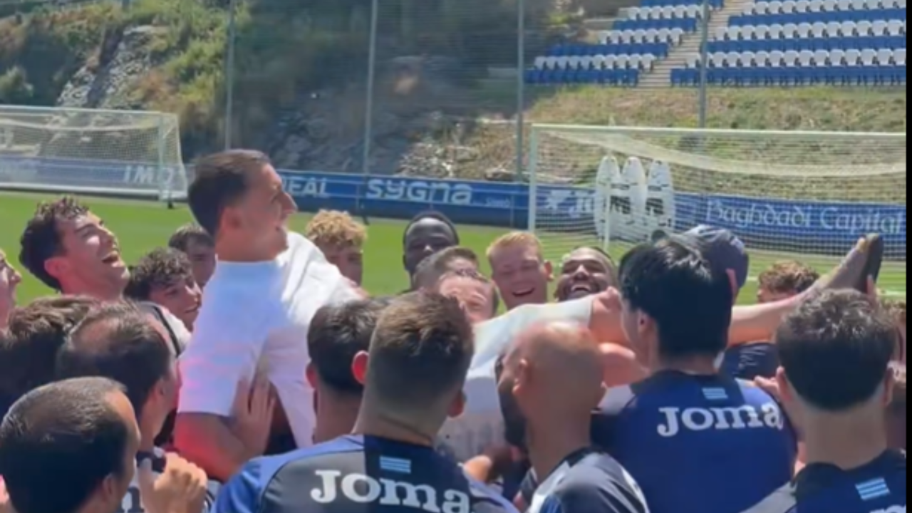El regreso Oyarzabal a Zubieta: aplausos, manteo y felicitaciones