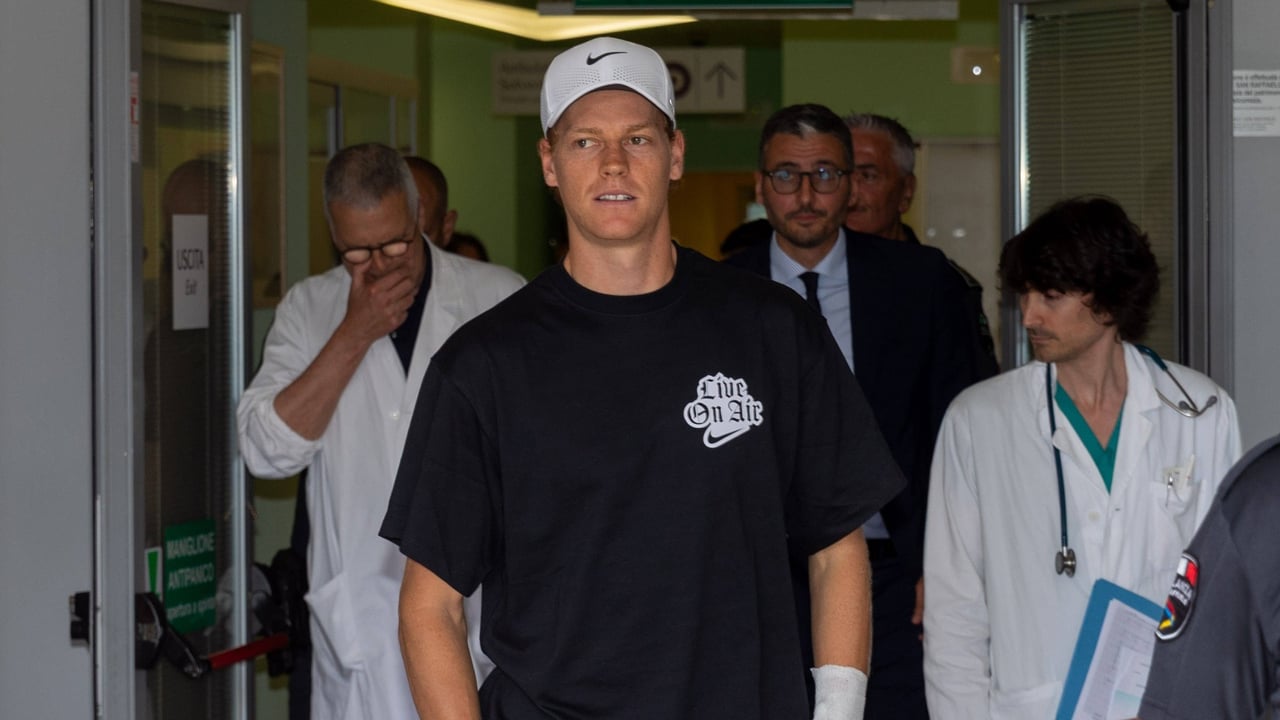 Jannik Sinner se somete a nuevas pruebas médicas y toma una decisión definitiva con Wimbledon
