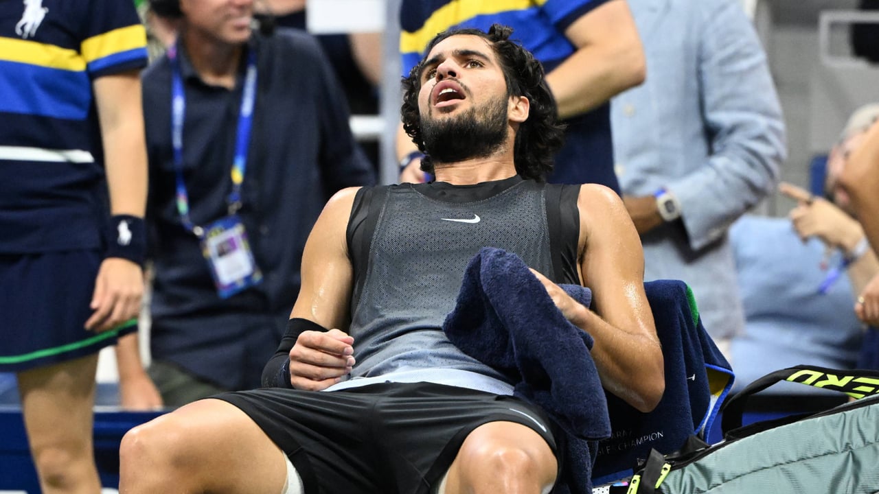 La eliminación de Carlos Alcaraz del US Open, denunciada por su preparador físico: "No es nada sano para un deportista"