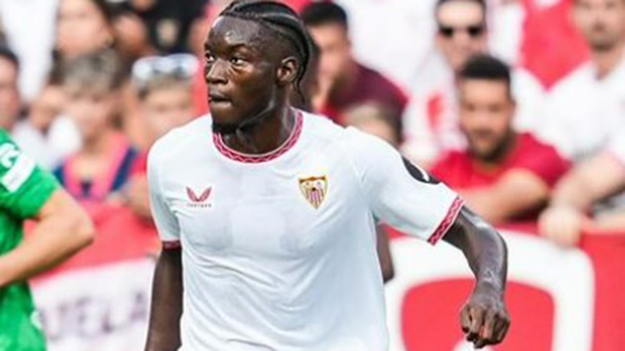 Solución oportuna para el problema con Agoumé en el Sevilla