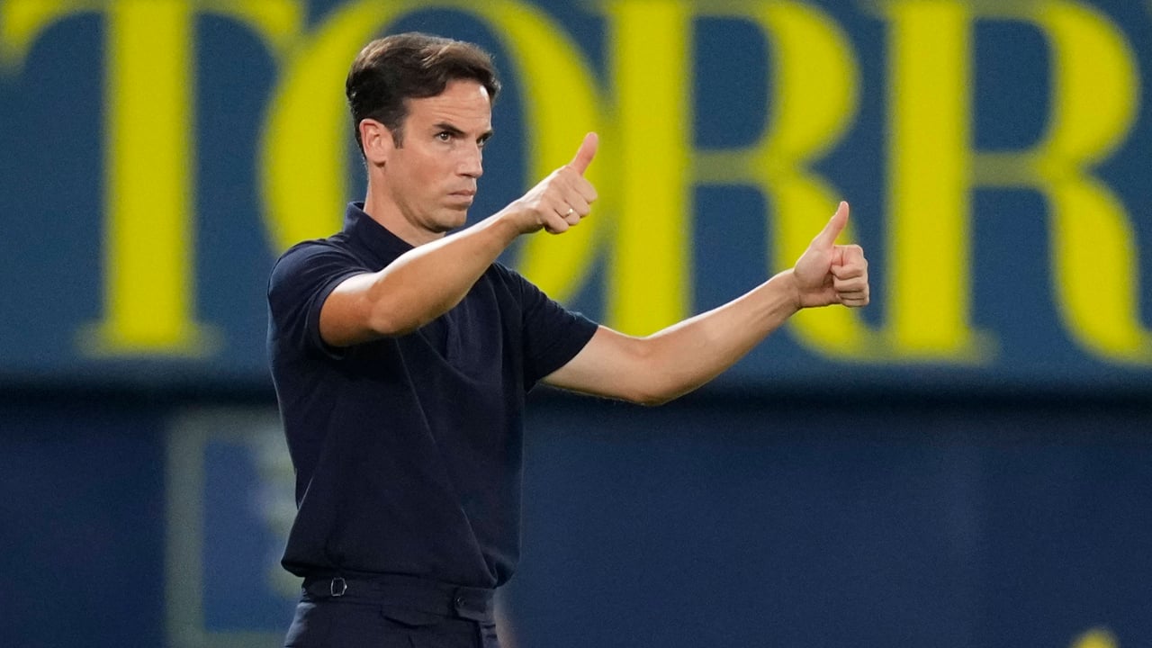 Iñigo Pérez, técnico del Villarreal, 'pasa' de la destitución: "No va a alterar mi manera de trabajar, ni de tomar decisiones"