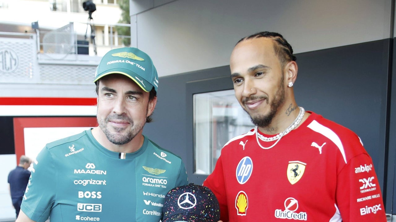 Hamilton responde sobre Fernando Alonso: "Hay muchos pilotos delante que no pueden competir con Fernando en cuanto a talento puro"