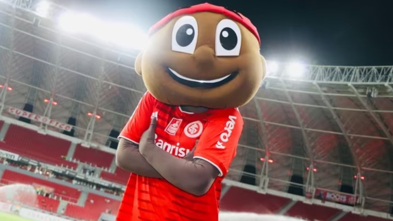 Escándalo en Brasil por la denuncia a la mascota de Internacional, donde juega Hugo Mallo, por acoso sexual