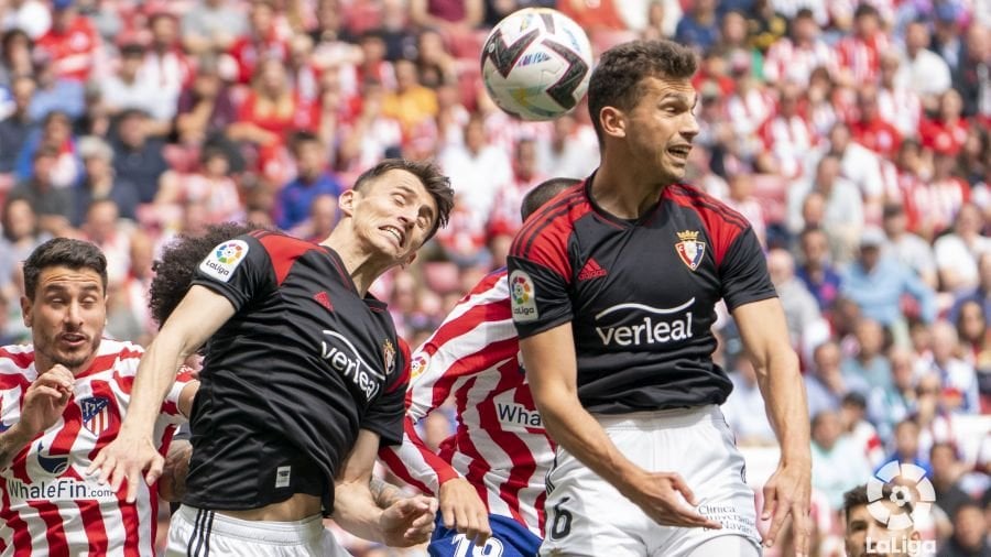 Morata se retira del césped por un traumatismo cervical