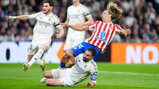 Las quejas de Marcos Llorente por el posible penalti de Carvajal: “Me vino un tren por delante”