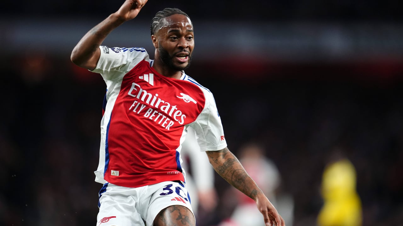 Pujan para llevarse a Sterling