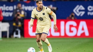 Araujo buscará en el Liverpool el protagonismo que perdió en el Barcelona