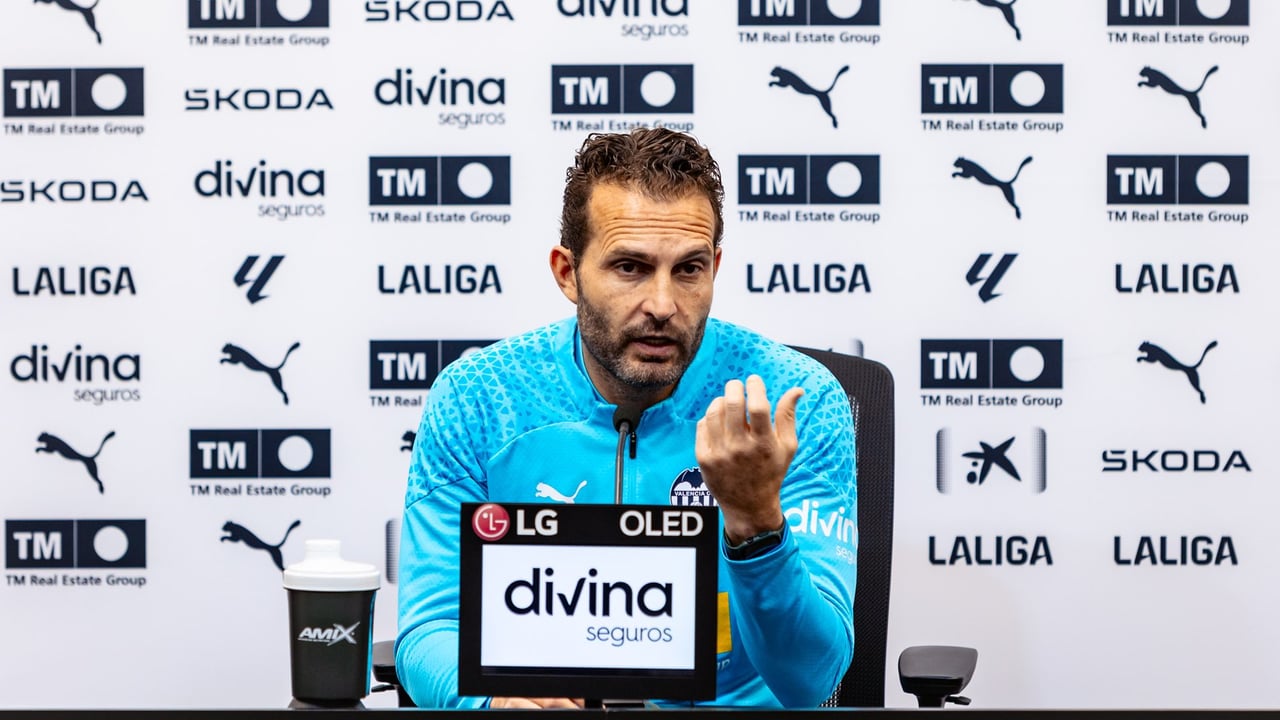 Baraja atribuye a la "suerte" de Ayoze y "un resbalón de Mosquera" la derrota ante el Betis