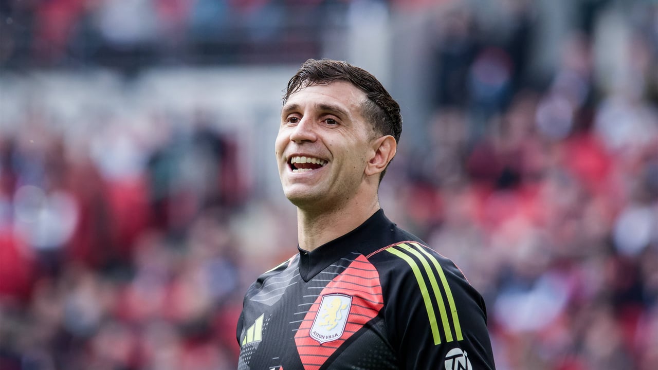 Confirman negociaciones avanzadas por el Dibu Martínez