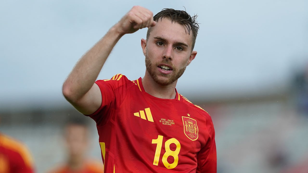 Carmona y Peque se cuelan en la fiesta de Samu Omorodion con la sub 21