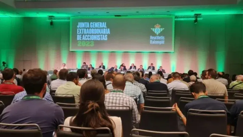 Los accionistas responden: "Es el Betis de los béticos"