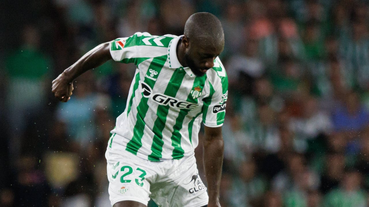 Otra lesión de Sabaly: tiempo de baja y las soluciones que tiene Pellegrini