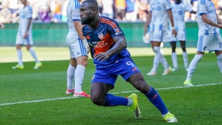 Denkey dispara el nivel del casting de delanteros del Betis para el próximo verano