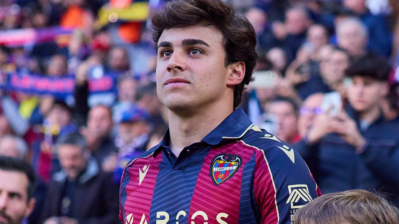 Carlos Álvarez se escapa al América: el Sevilla no presentó oferta por el canterano