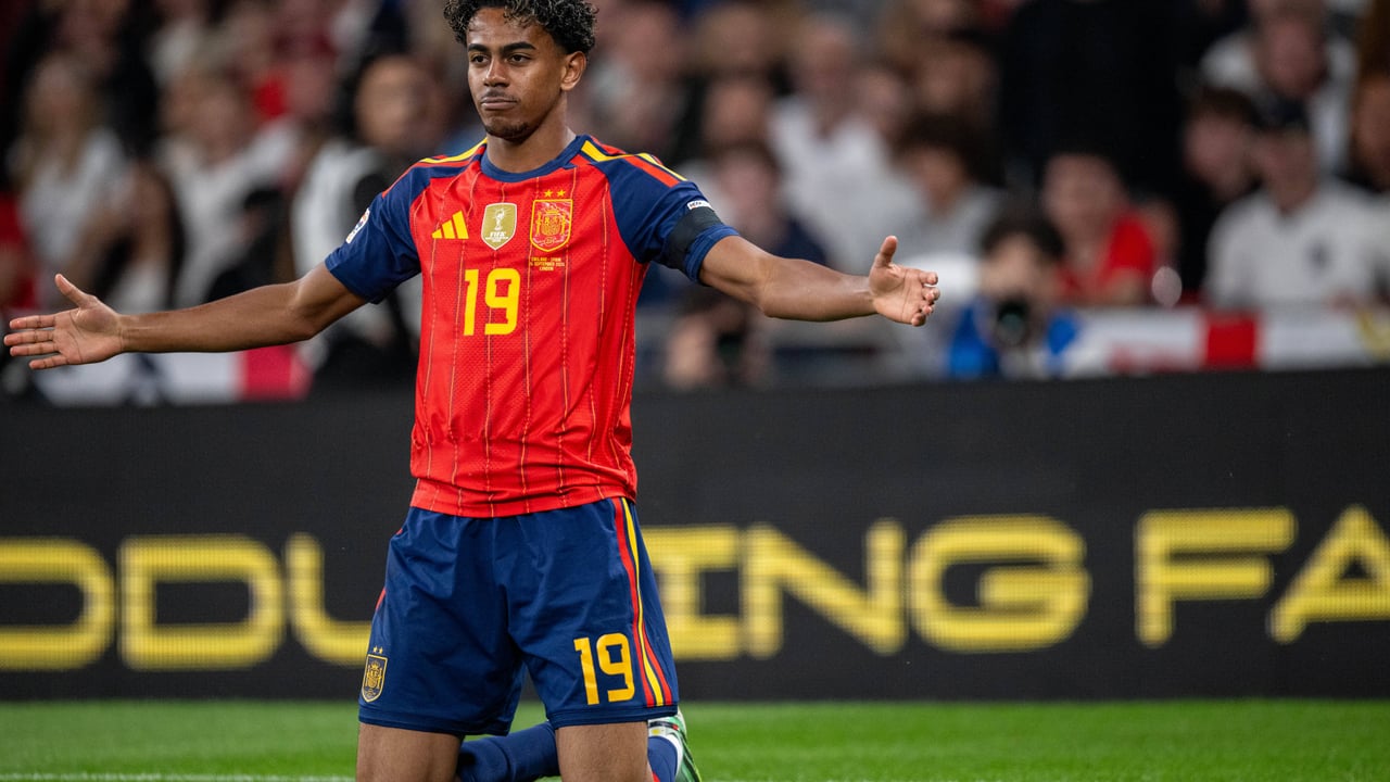 Lamine Yamal desvela la clave de España para sobrevivir en Wembley: "A veces me despisto, pero a veces robo"