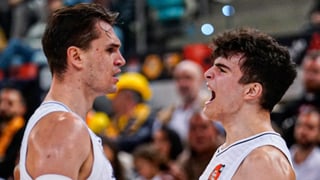 De Larrea ya deslumbra en la NBA y Hugo González destroza a su maestro  