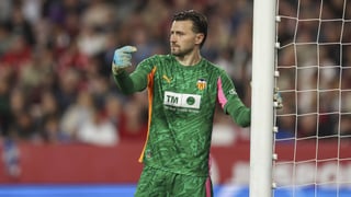 El Valencia toma una decisión sobre el futuro de Dimitrievski