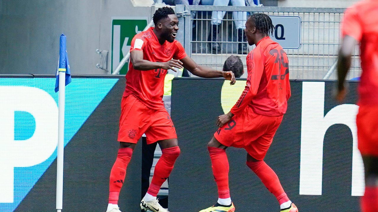 Davies juega al despiste con su futuro