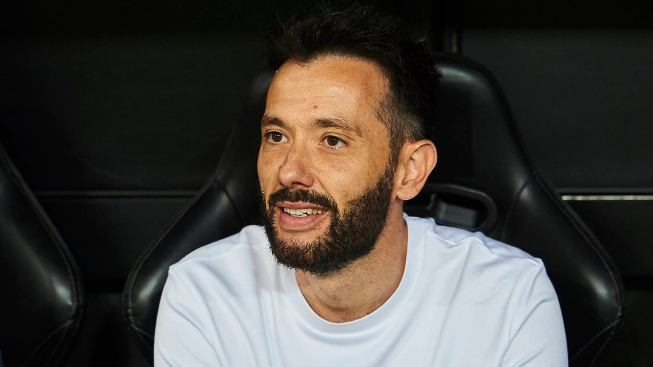 La directiva del Valencia respalda a Carlos Corberán: "Debemos seguir apoyando a nuestro entrenador"