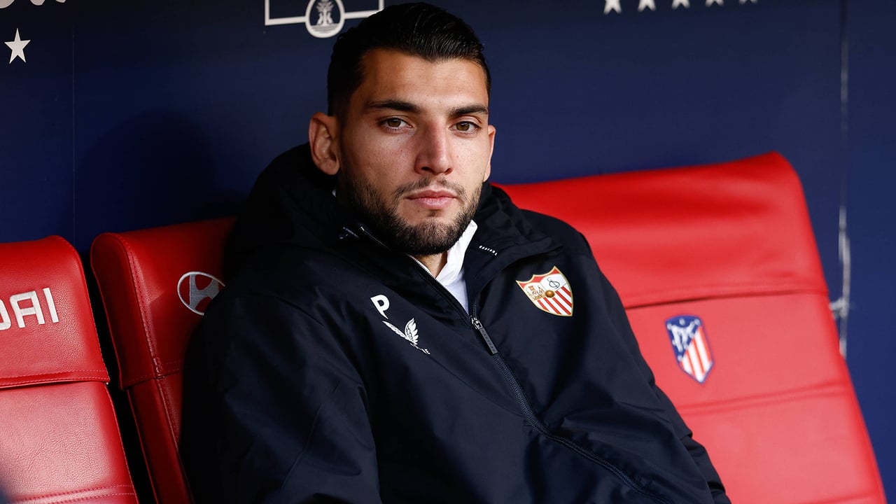 El Sevilla responde de inmediato a la sentencia judicial y Rafa Mir se defiende